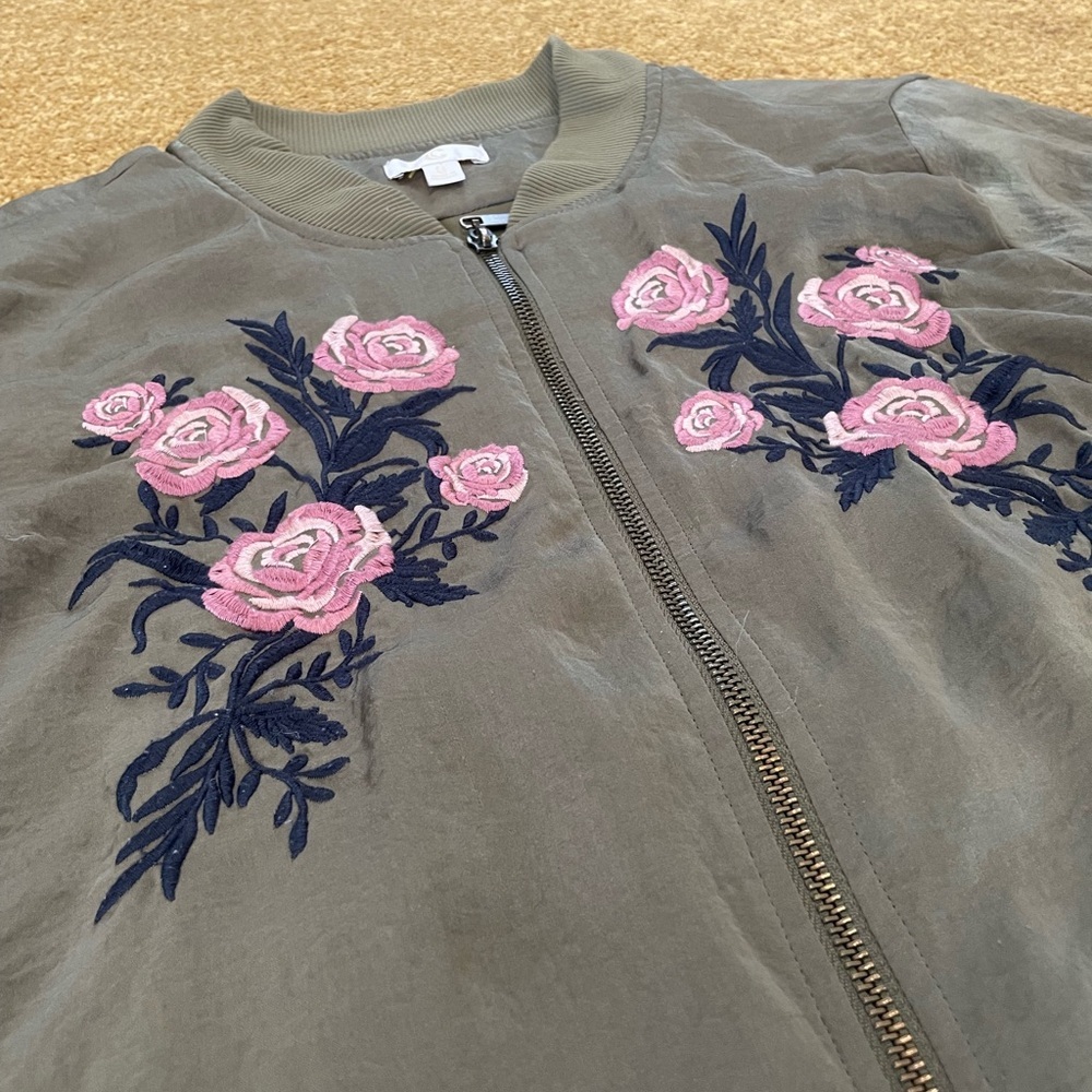 Charming Charlie Silky Fashion Retro Embroidered Windbreaker Womens Size (S) - Picture 2 of 6